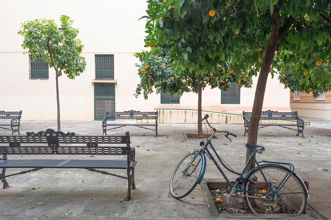 Alohamundi Escuelas Pias Sevilla Buitenkant foto